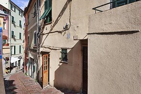 Aurora 20 a Boccadasse by Wonderful Italy