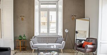 Cavour Apartment With Balcony by Wonderful Italy