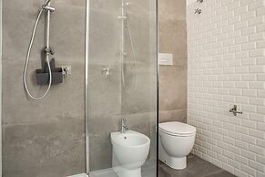 Cavour Apartment With Balcony by Wonderful Italy