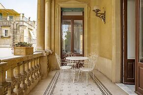Cavour Apartment With Balcony by Wonderful Italy
