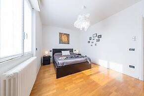 I Tulipani B5 Apartment by Wonderful Italy