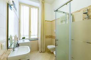 Apartment With Balcony in Palazzo Diaz by Wonderful Italy