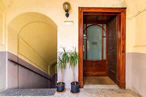 Apartment With Balcony in Palazzo Diaz by Wonderful Italy