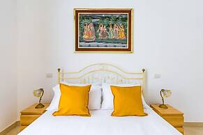 Apartment With Balcony in Palazzo Diaz by Wonderful Italy