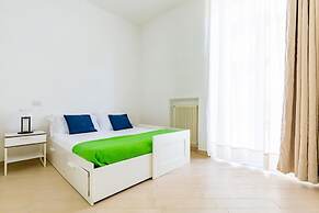 Apartment With Balcony in Palazzo Diaz by Wonderful Italy