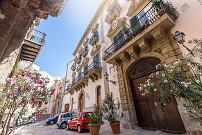 Casa Degli Affreschi a Palazzo Lungarini by Wonderful Italy