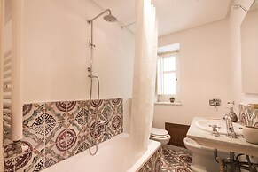 Casa Degli Affreschi a Palazzo Lungarini by Wonderful Italy