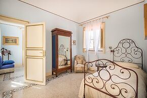 Casa d Arte Ugdulena With Terrace and Pool