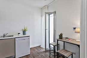Deluxe Apartment - Grey by Wonderful Italy