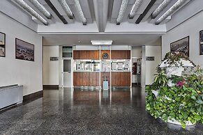 Deluxe Apartment - Grey by Wonderful Italy