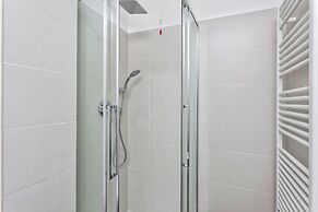 Deluxe Apartment - Grey by Wonderful Italy