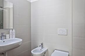 Deluxe Apartment - Grey by Wonderful Italy