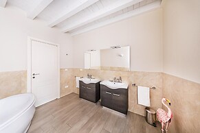 Corte Benaco by Wonderful Italy - Lugana