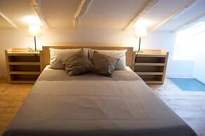 Via de Falegnami 6 Apartment by Wonderful Italy