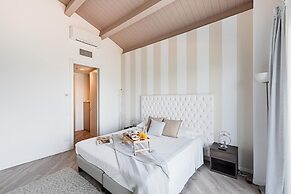 Residenza Miralago With Pool - Penthouse With Lake View