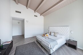 Residenza Miralago With Pool - Penthouse With Lake View