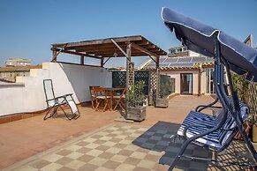 Re Dionisio Attic con Terrazza by Wonderful Italy