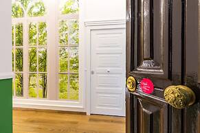 Vittorio Emanuele Modern Apartment IV by Wonderful Italy