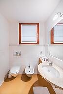 Villa Vittoria con Vista Lago e Piscina by Wonderful Italy