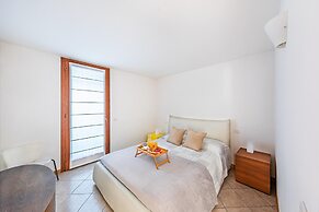 Villa Vittoria con Vista Lago e Piscina by Wonderful Italy