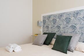 Dioniso Apartment With Balcony by Wonderful Italy