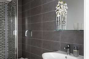 Dioniso Apartment With Balcony by Wonderful Italy