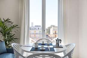 Dioniso Apartment With Balcony by Wonderful Italy