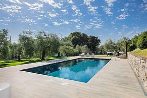 Castelletto 1 - Piscina Jacuzzi by Wonderful Italy