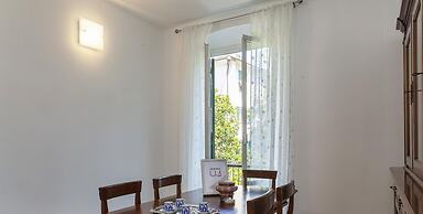 Quinto Seaview Apartment by Wonderful Italy