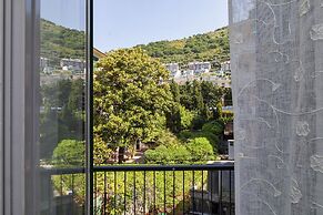 Quinto Seaview Apartment by Wonderful Italy