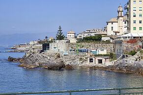 Quinto Seaview Apartment by Wonderful Italy