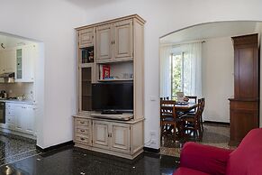 Quinto Seaview Apartment by Wonderful Italy