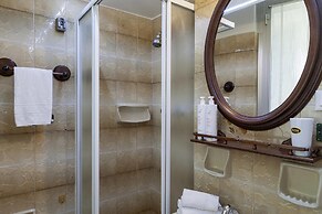 Quinto Seaview Apartment by Wonderful Italy