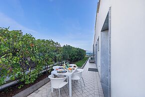Residenza Miralago With Pool - One-bedroom Apartment With City View