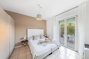 Residenza Miralago With Pool - One-bedroom Apartment With City View