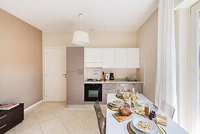 Residenza Miralago With Pool - One-bedroom Apartment With City View