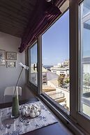 Salomone Apartment 13 With Terrace by Wonderful Italy