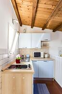 Salomone Apartment 13 With Terrace by Wonderful Italy