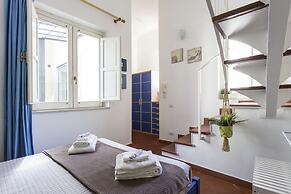 Salomone Apartment 13 With Terrace by Wonderful Italy