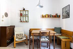 Classic Style Apartment by Wonderful Italy