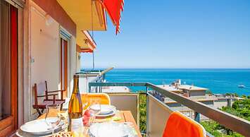 Le Orchidee 14 con Vista Mare by Wonderful Italy