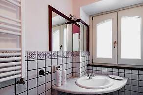 Gli Iris Apartments - Casa Fucsia by Wonderful Italy