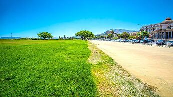 Amazing Sea View in Historic Building in Downtown