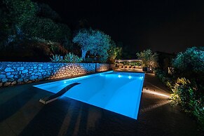 Villa Mariavittoria con Piscina by Wonderful Italy
