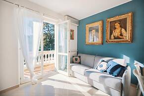 Art Apartment With Sea View by Wonderful Italy