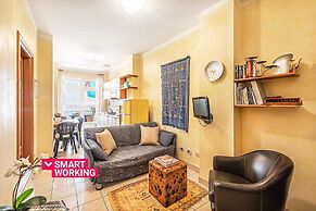 Gaudio Flat Near Ariston Theater