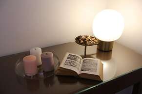 1940 Luxury Accommodations - Rubino Boutique Apartment