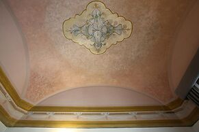 1940 Luxury Accommodations - Rubino Boutique Apartment