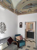 1940 Luxury Accommodations - Rubino Boutique Apartment
