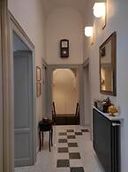 1940 Luxury Accommodations - Rubino Boutique Apartment